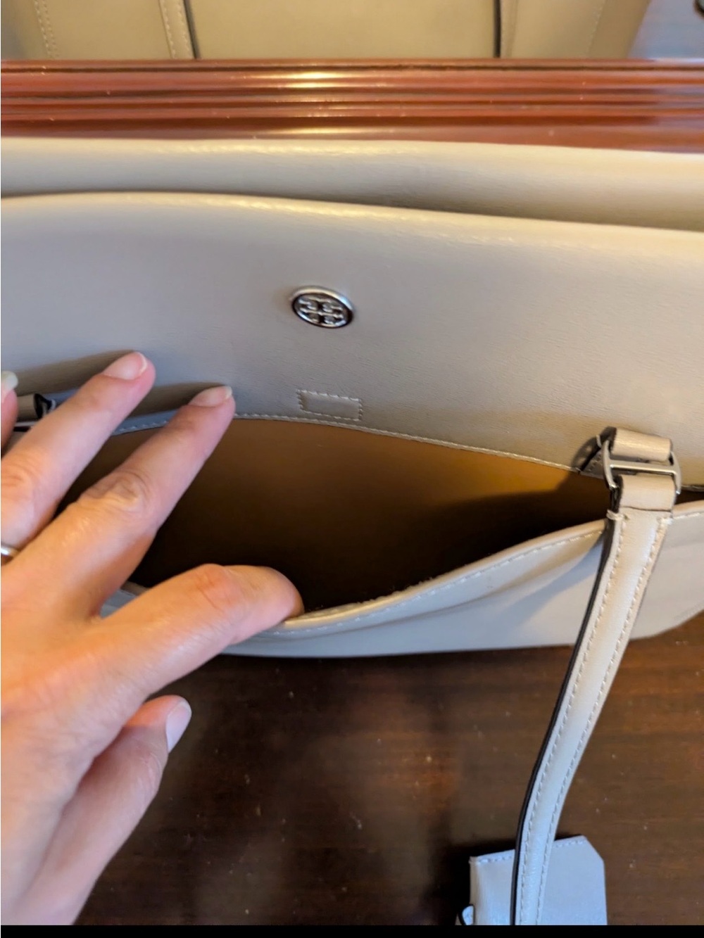 Tory Burch Cream Leather Tote with Logo Accent - Picture 3 of 3